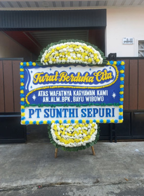 Papan Bunga Duka di Tanah Garam