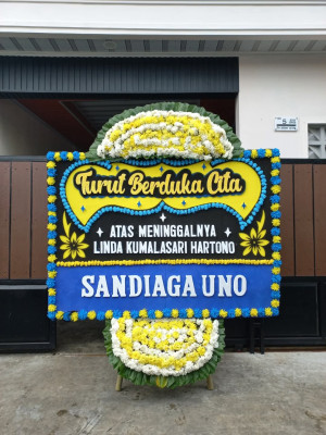 Papan Bunga Duka di Tanah Garam